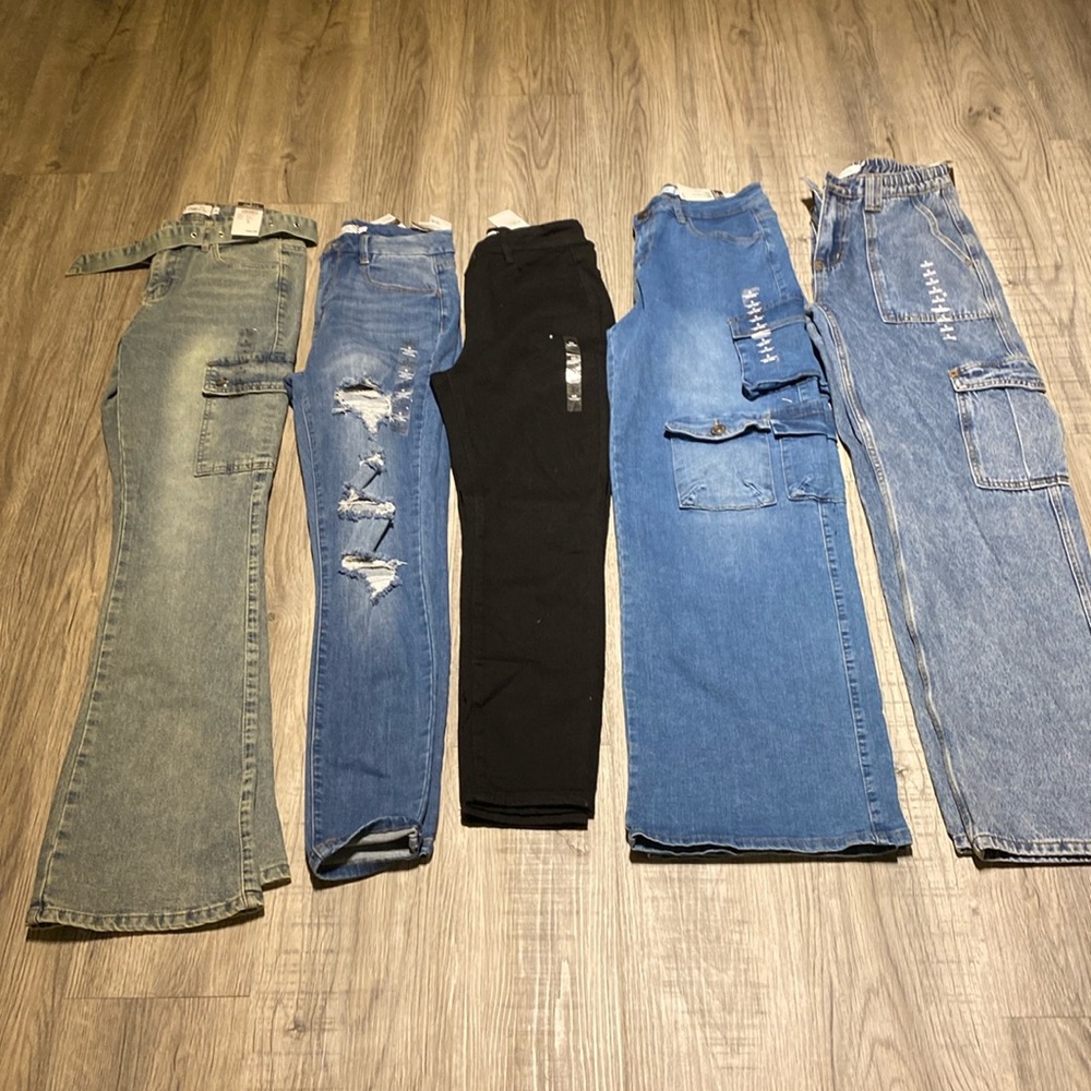 NWT rue21 jeans! Size 6! Originally $205